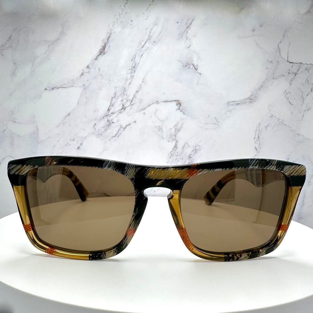 New Burberry Sunglasses - Picture 2 of 16